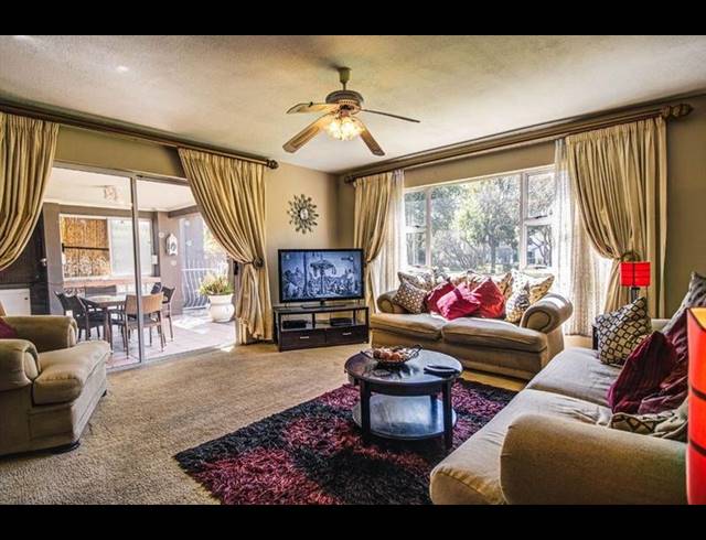 4 BEDROOM HOUSE FOR SALE IN VAN RIEBEECK PARK